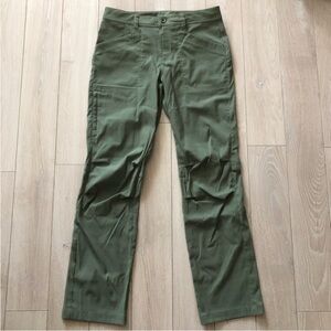 MEC Outdoor Hiking Pants in Olive Green Women’s Size 8